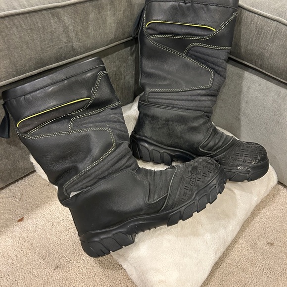 Globe Black and Yellow Men's Boots